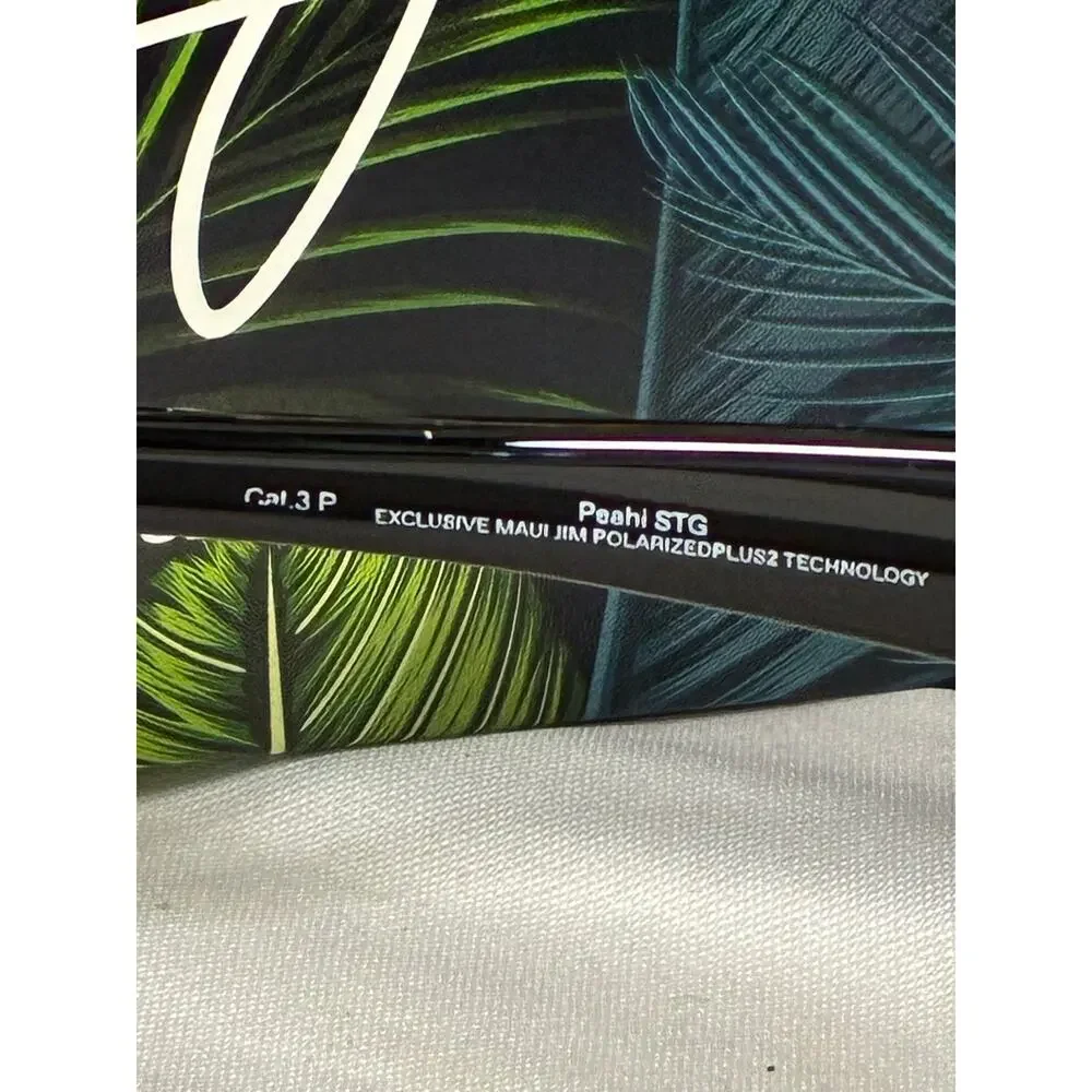 Maui Jim Peahi polarized  Wrap Sunglasses Gloss Black  MJ0202S-001